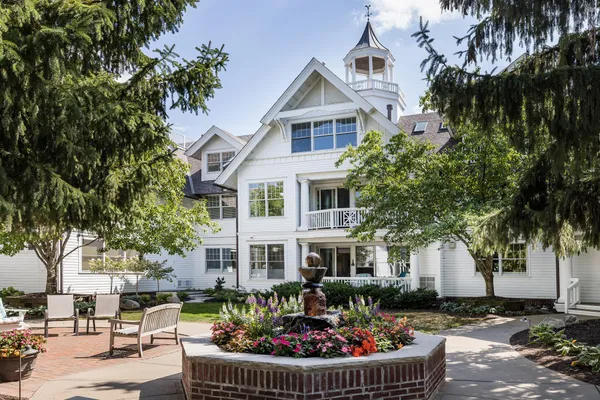 $1,195,000 | 203 Mill Street, Unit N202, Excelsior, MN 55331