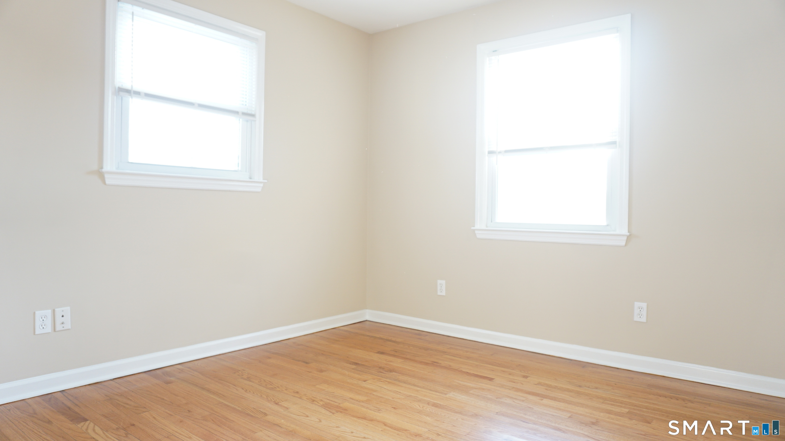 28 Sampson Street, Unit 4 Bridgeport, CT 06606 - Photo 12 of 30 an empty room with a window