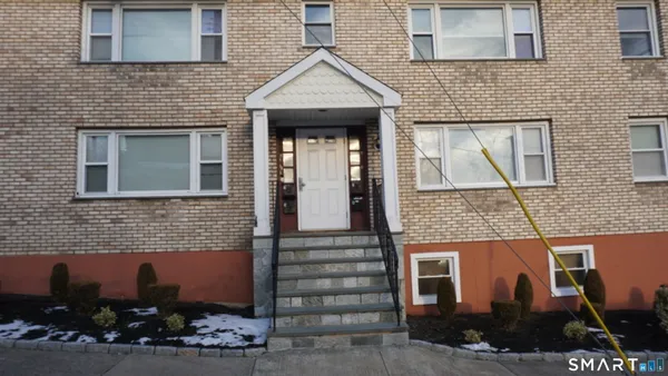 $2,200 | 28-30 Sampson Street, Unit 4, Bridgeport, CT 06606