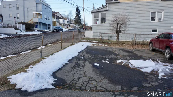 $2,200 | 28-30 Sampson Street, Unit 4, Bridgeport, CT 06606