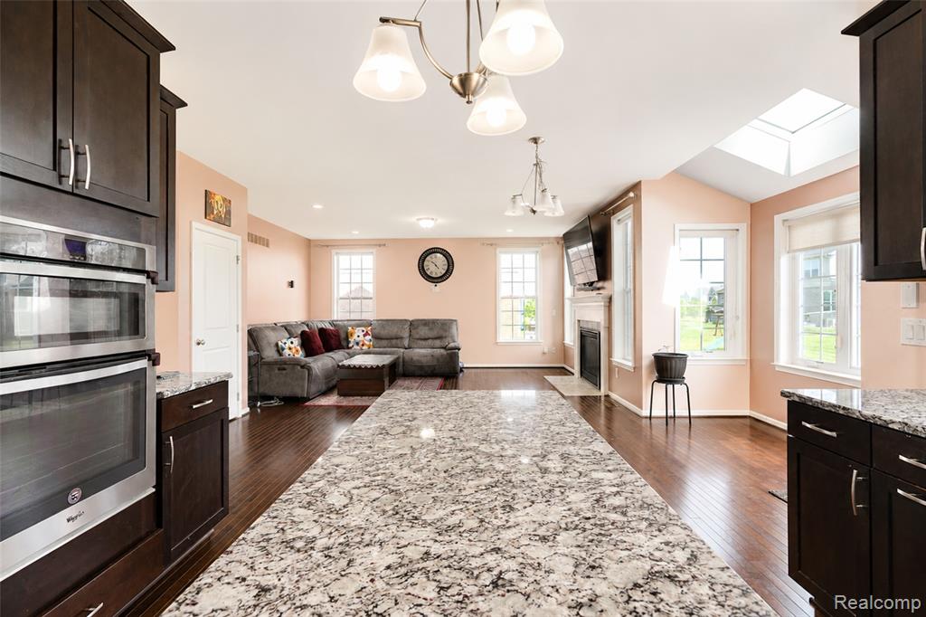 50873 North Scarborough Road Canton, MI 48188 - Photo 9 of 33