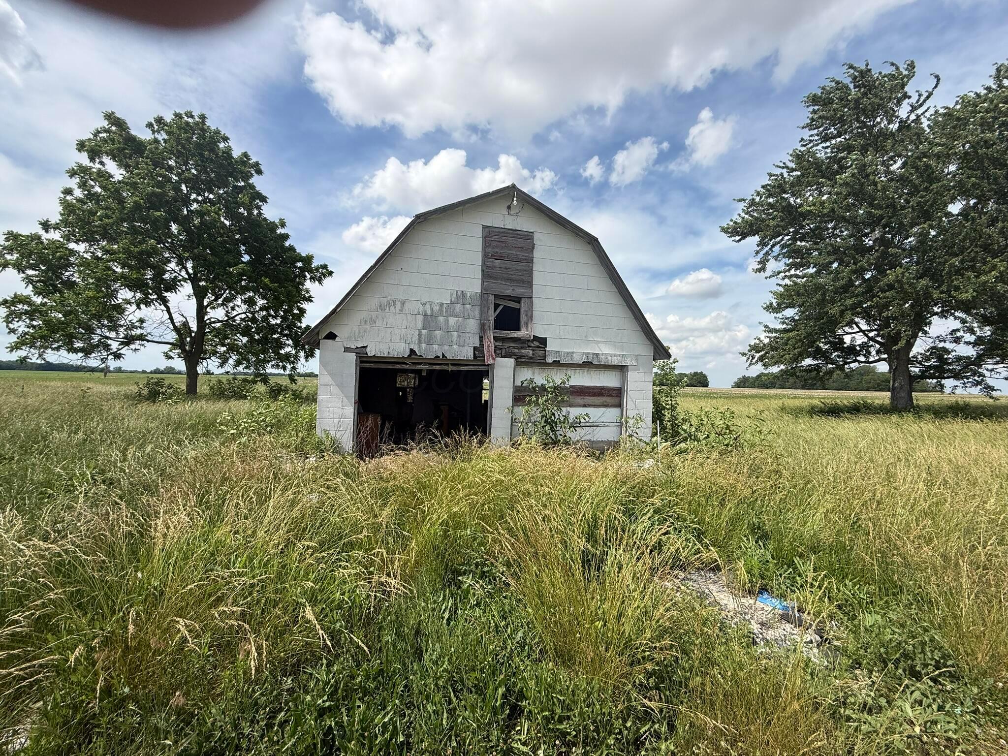 498 Junk Road Clarksburg, OH 43115 - Photo 7 of 14