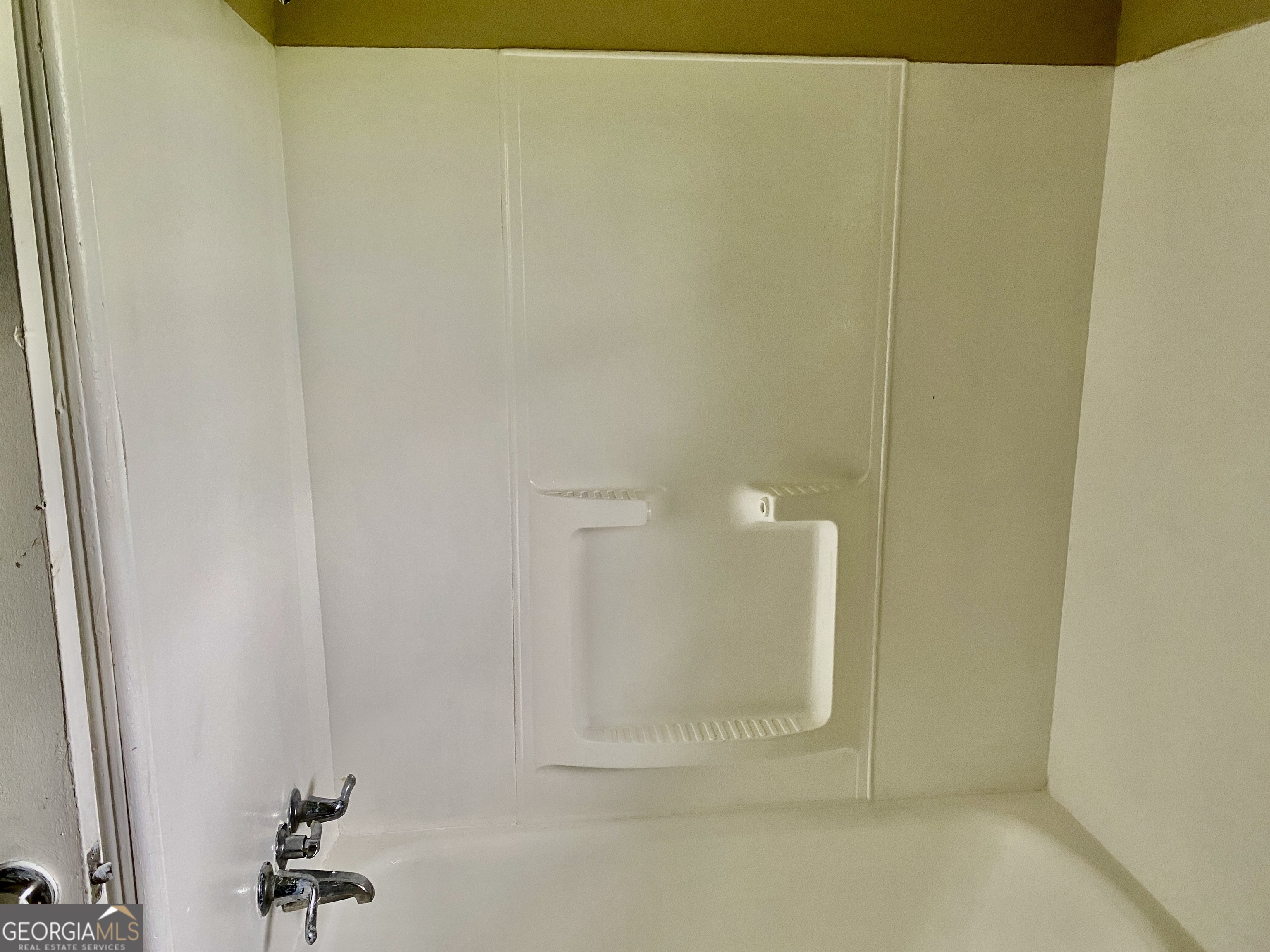 514 Booze Mountain Road Southeast Lindale, GA 30161 - Photo 7 of 13 a bathroom with a shower