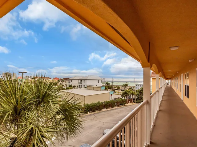 $574,900 | 2076 Scenic Gulf Drive, Unit 4010, Miramar Beach, FL 32550