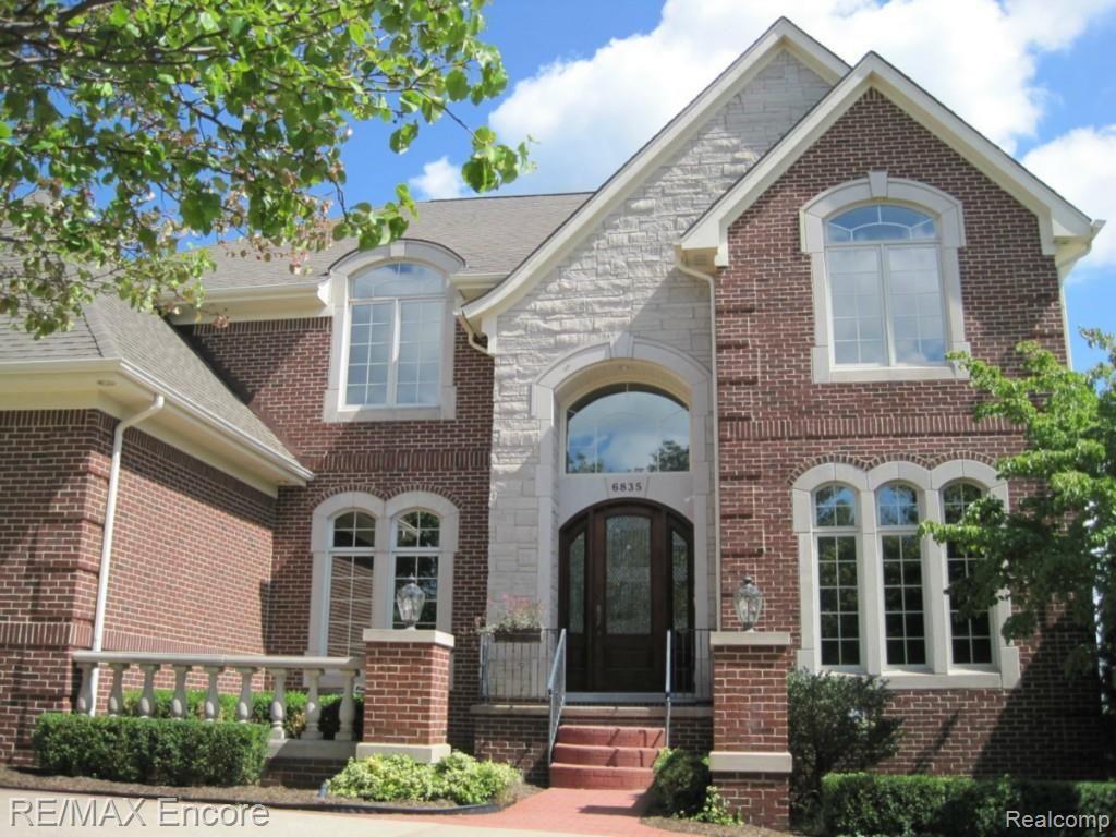 6835 Oakhurst Ridge Road Clarkston, MI 48348 - Photo 2 of 46