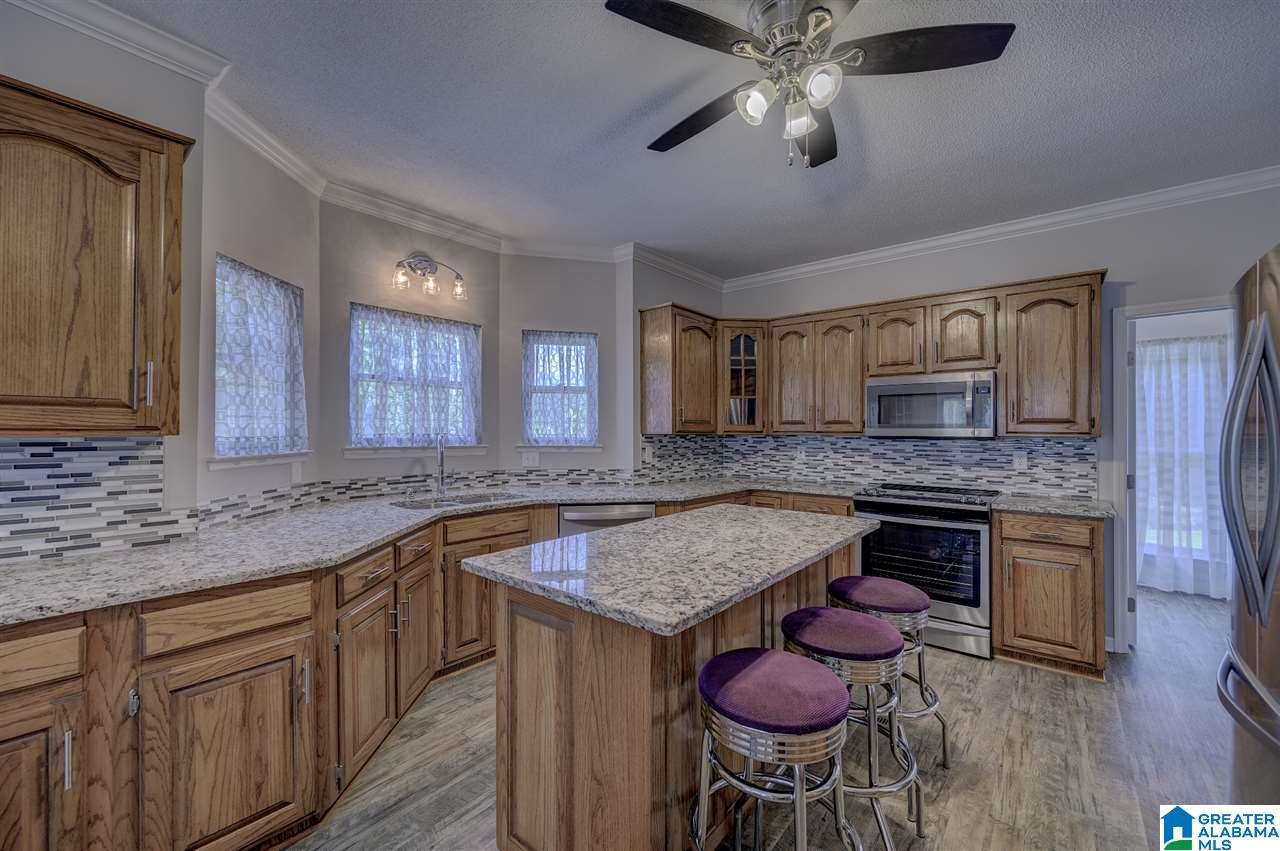 2411 Royal Lane Pelham, AL 35124 - Photo 16 of 48