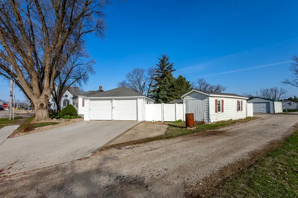$130,000 | 101 East D Street, Alpha, IL 61413