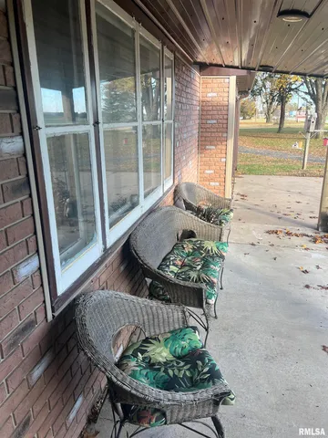 $190,000 | 3638 84th Route, Thomson, IL 61285