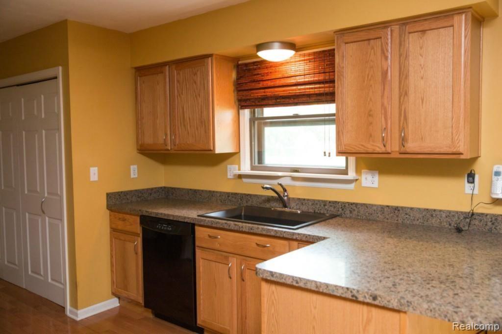 29420 Martindale Road New Hudson, MI 48165 - Photo 22 of 56 SunflowerProductionsLLC (16 of 72).jpg