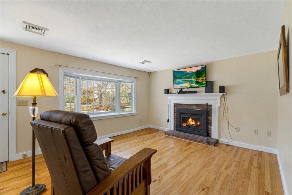 1820 Santuit-Newtown Road Barnstable, MA 02635 - Photo 11 of 36