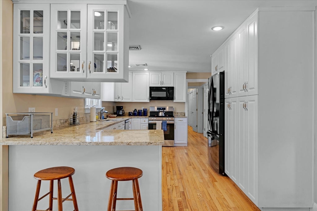 1820 Santuit-Newtown Road Barnstable, MA 02635 - Photo 8 of 36