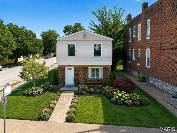 $219,900 | 2700 Arsenal Street, St. Louis, MO 63118
