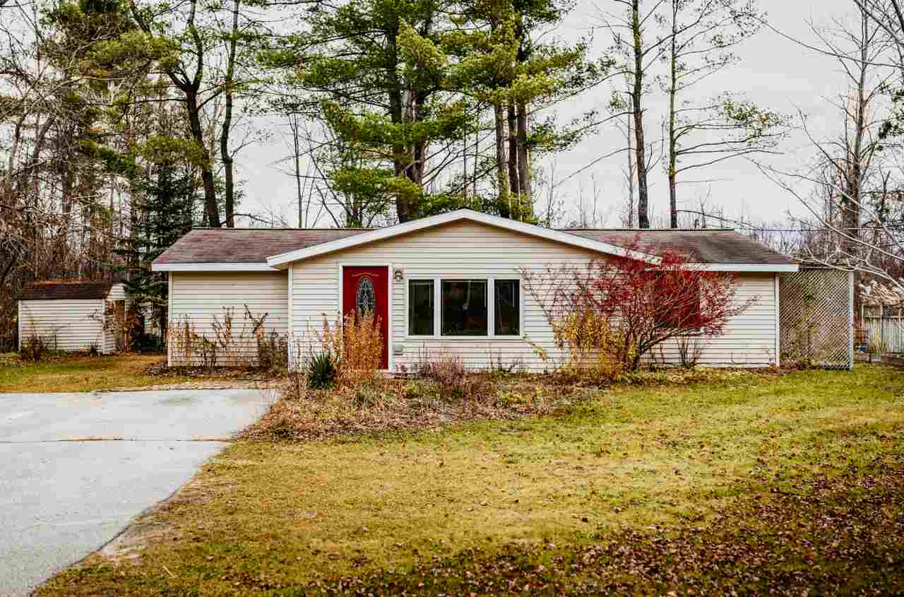 3188 North Three Mile Road Traverse City, MI 49686 - Photo 2 of 29 1881915-1.JPG