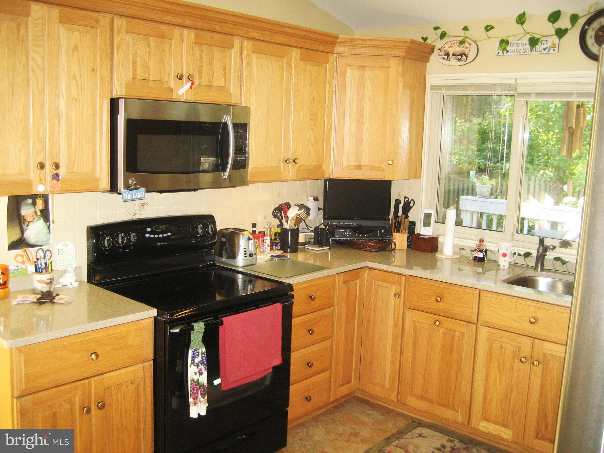 6815 Old Chesterbrook Road McLean, VA 22101 - Photo 19 of 30 Kitchen