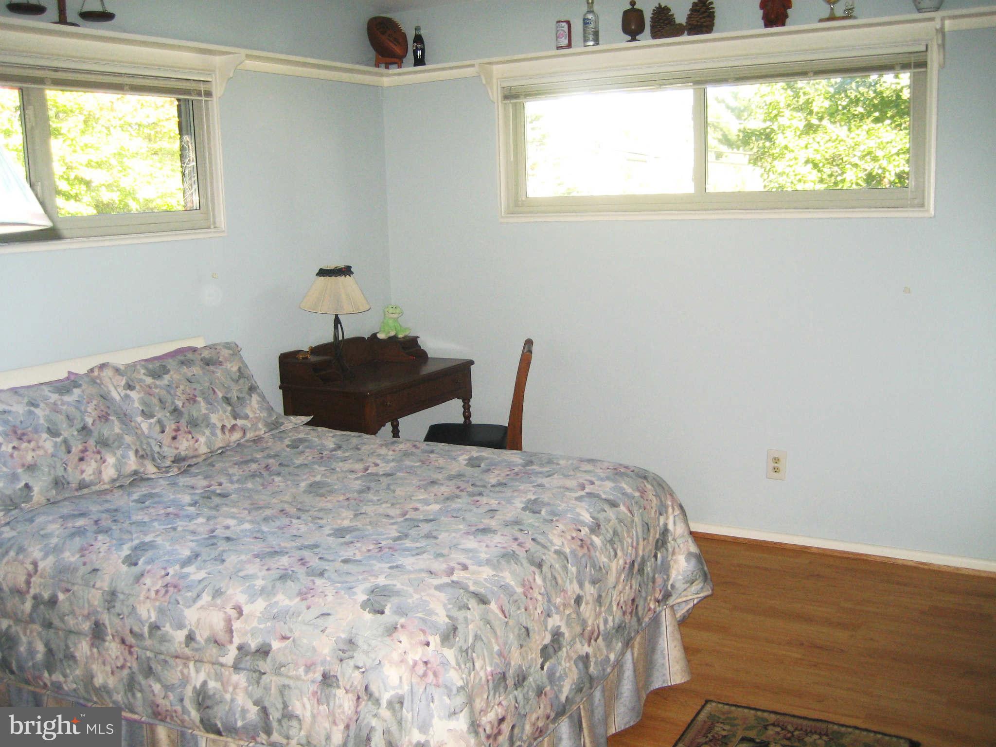 6815 Old Chesterbrook Road McLean, VA 22101 - Photo 23 of 30 Bath (Master)