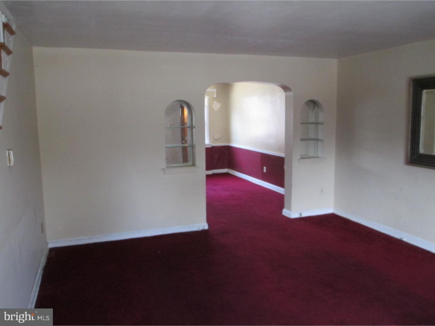 628 Andover Road Upper Darby, PA 19082 - Photo 2 of 20 Living Room