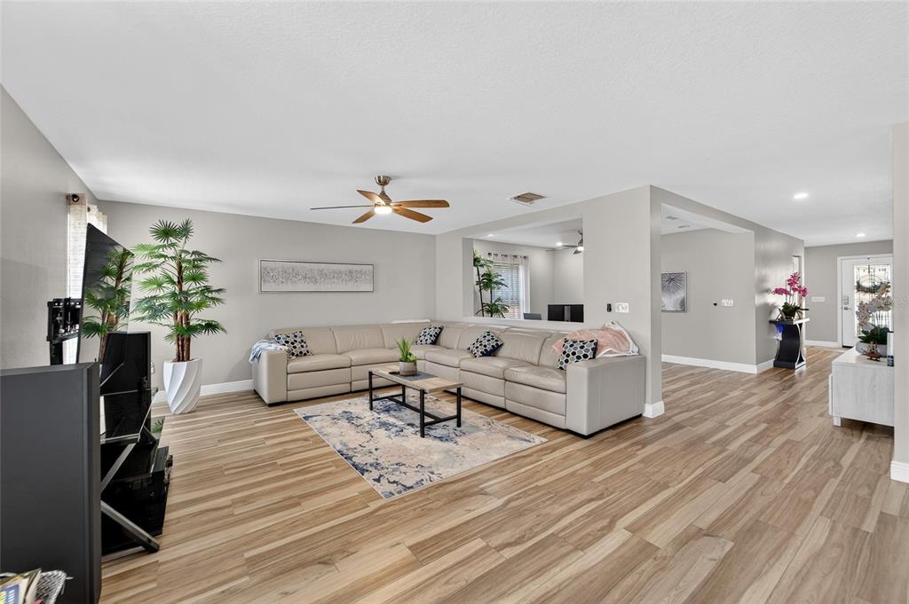5325 Sandy Shell Drive Apollo Beach, FL 33572 - Photo 14 of 84