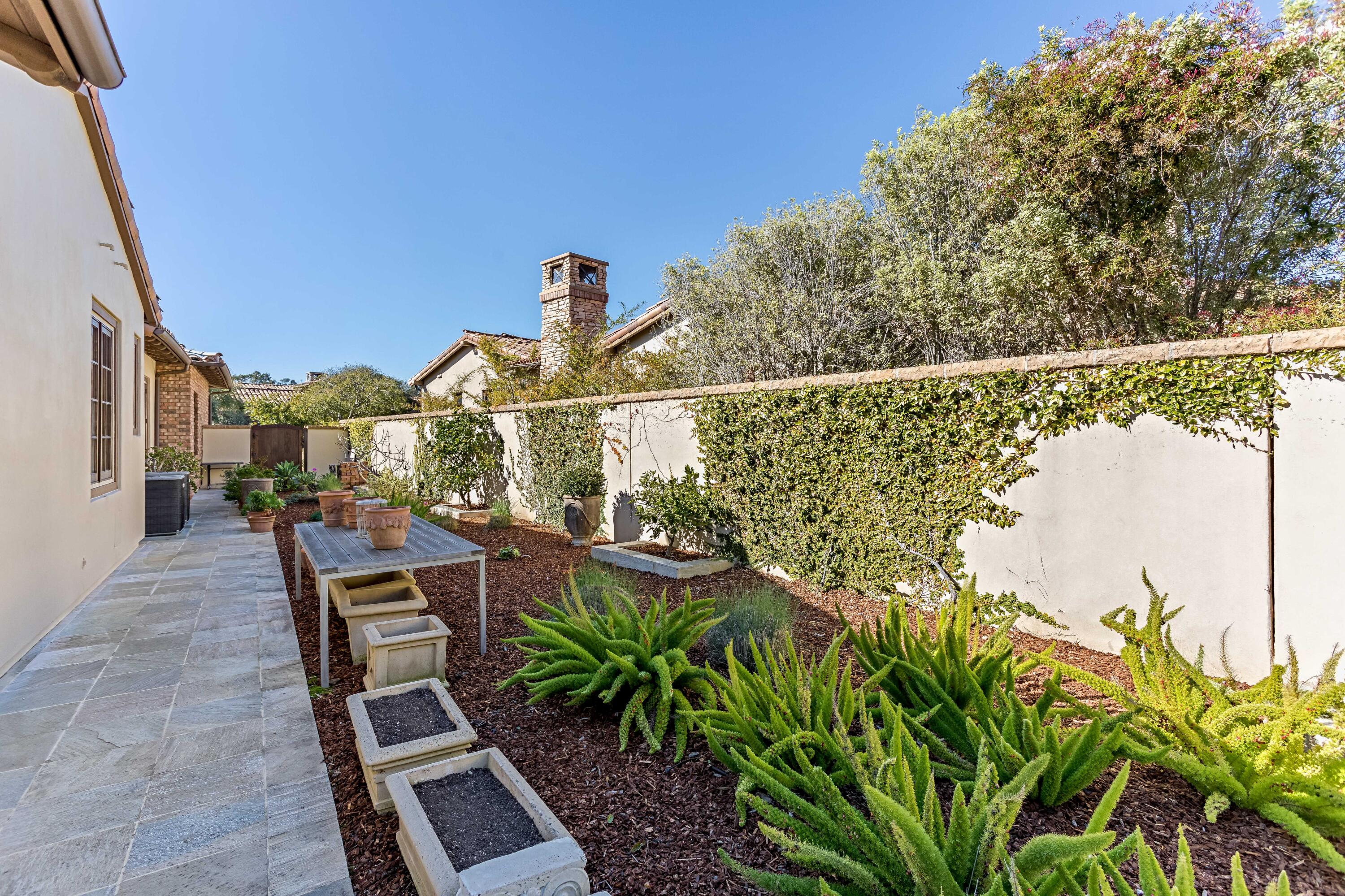 7732 Kestrel Lane Goleta, CA 93117 - Photo 30 of 33 Side yard