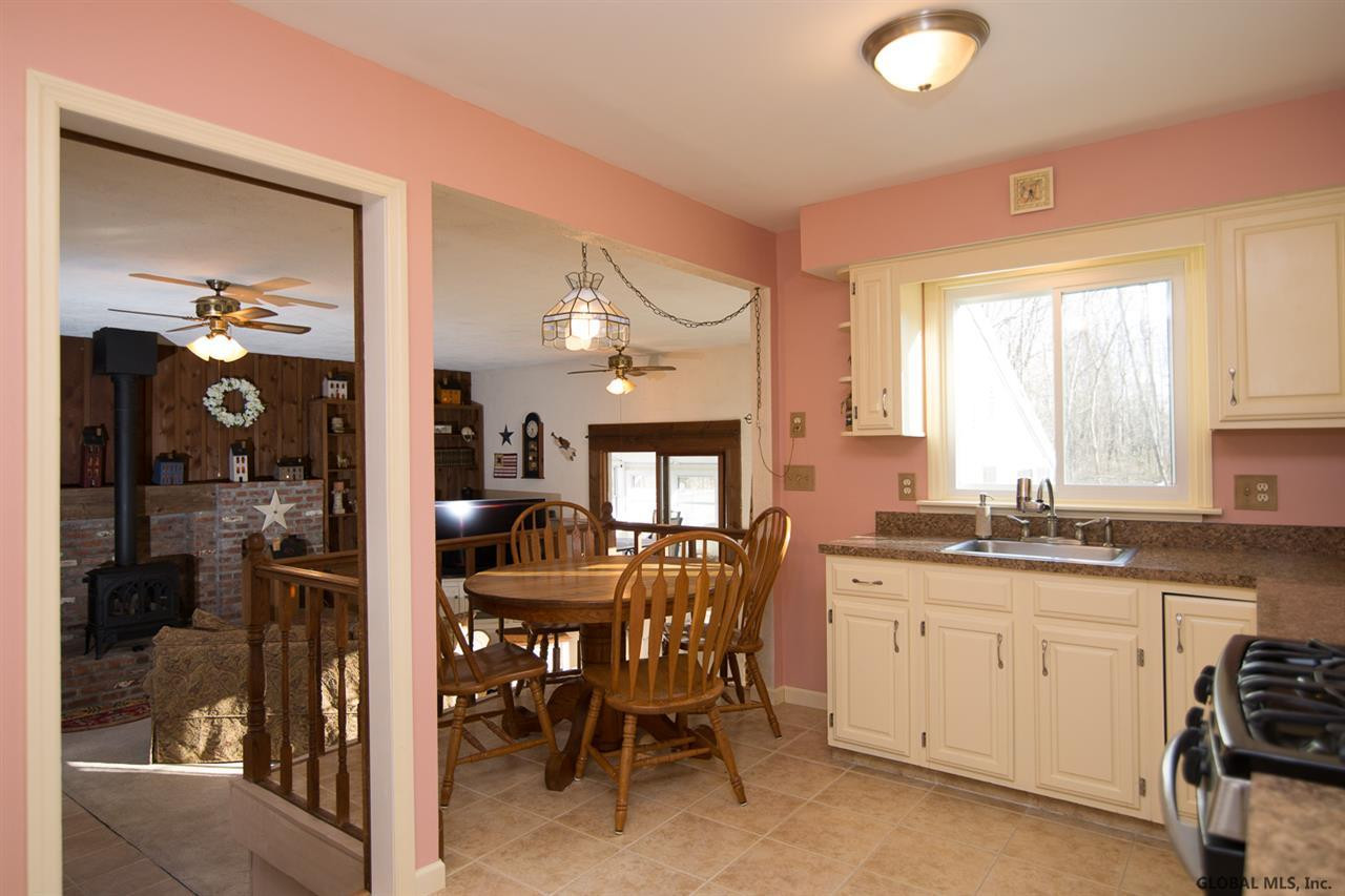 432 Wallace Road Colonie, NY 12304 - Photo 4 of 17 Photo 4