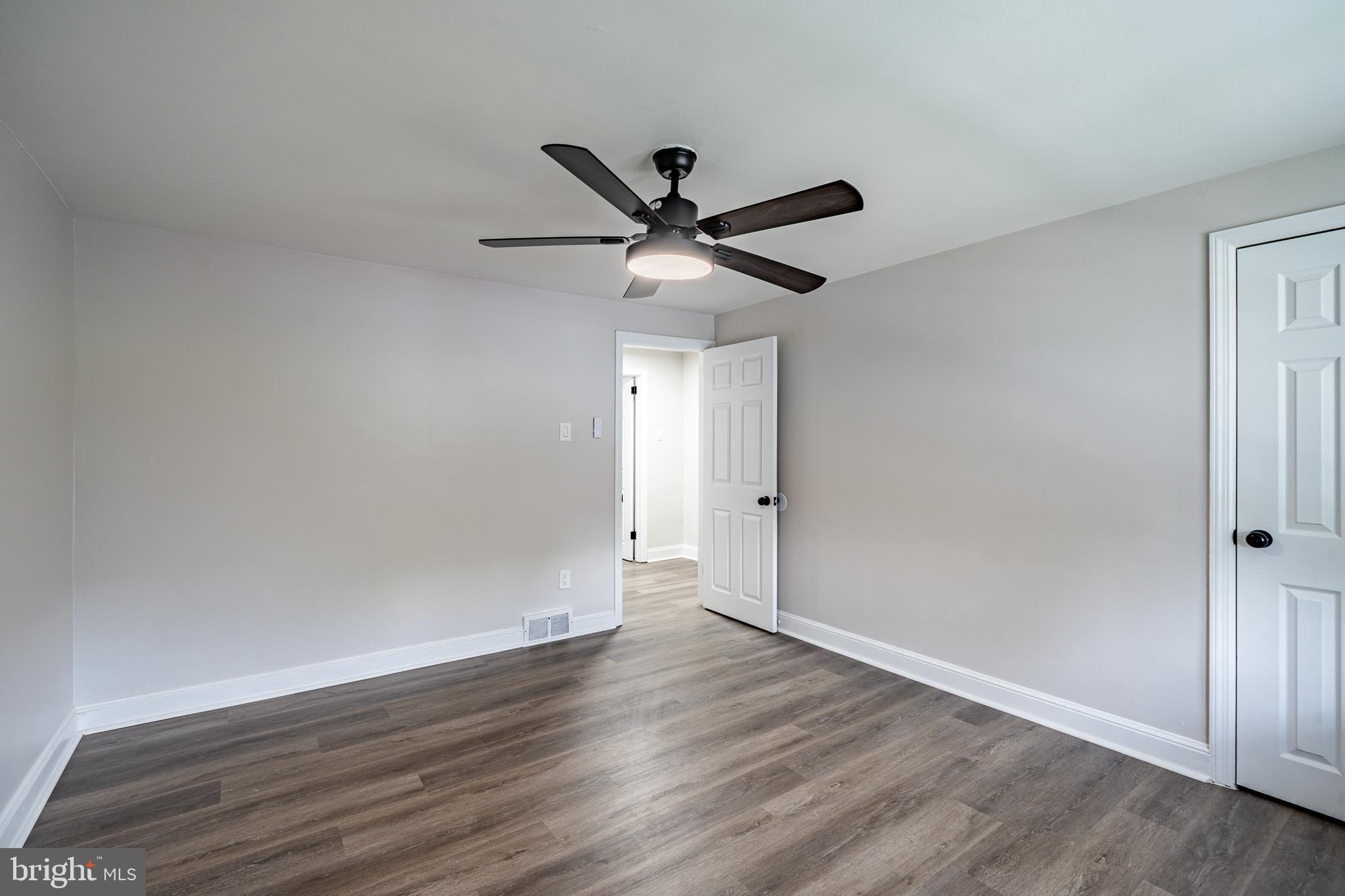 13 East Lynbrook Road Collingdale, PA 19023 - Photo 23 of 39