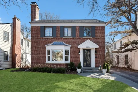 $1,150,000 | 2237 Thornwood Avenue, Wilmette, IL 60091