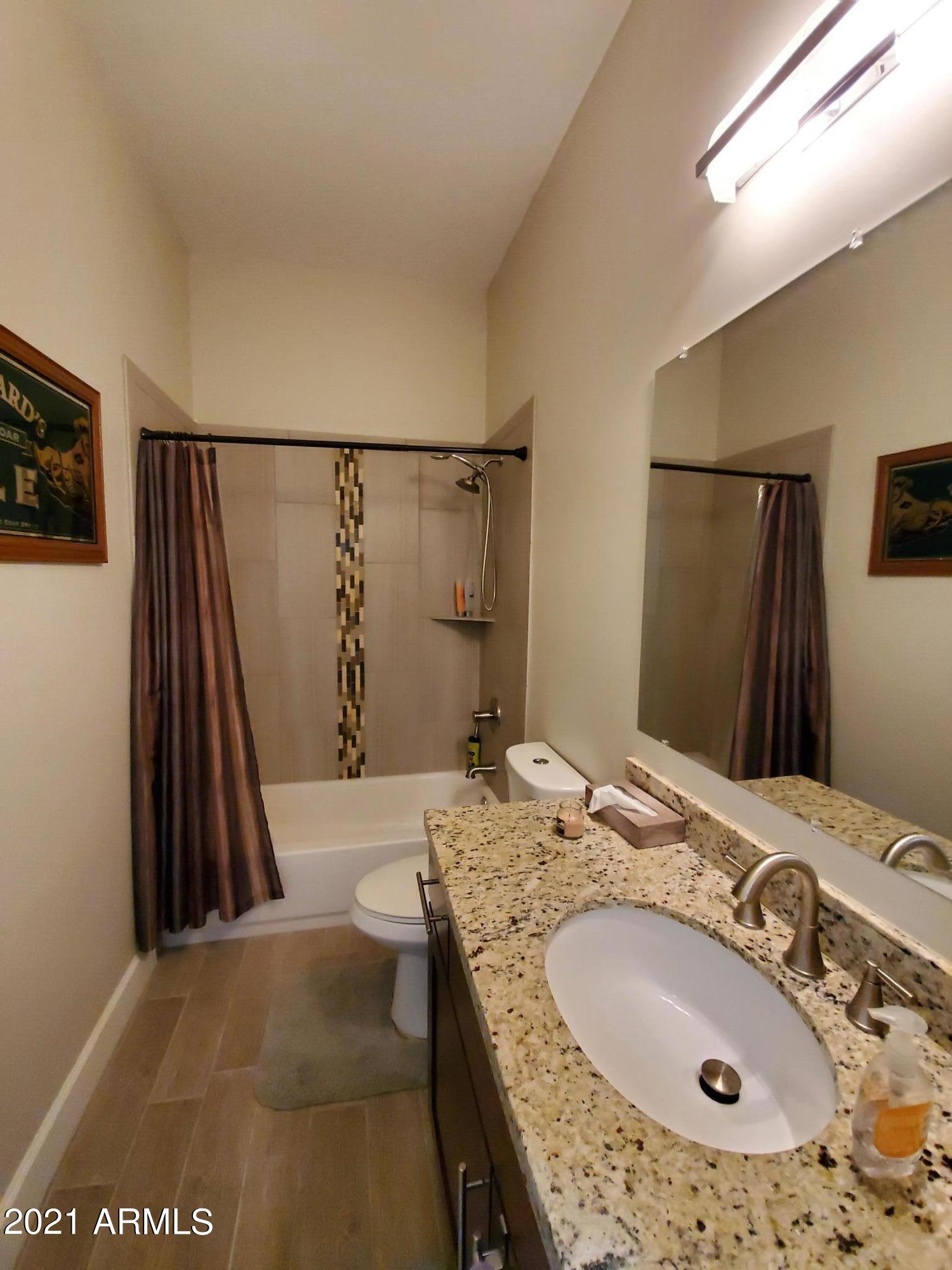 1523 East Hatcher Road Phoenix, AZ 85020 - Photo 14 of 20 Guest Bathroom