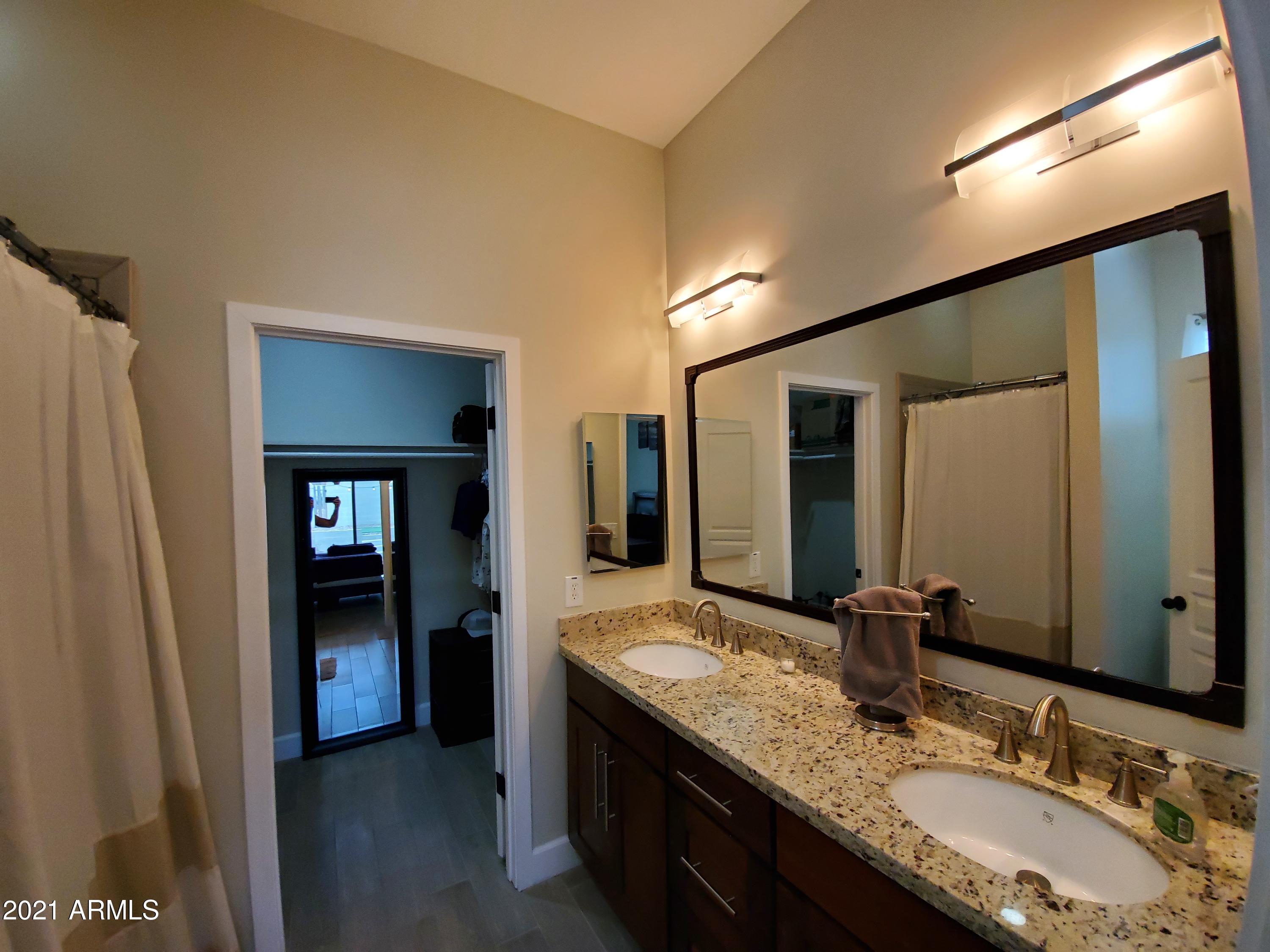 1523 East Hatcher Road Phoenix, AZ 85020 - Photo 10 of 20 Master Bathroom