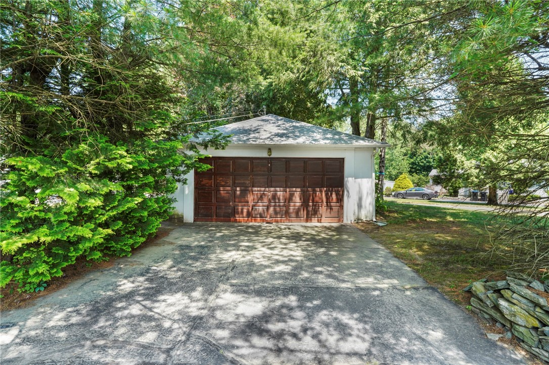 275 Mattity Road North Smithfield, RI 02896 - Photo 3 of 44 Gallery Image 3