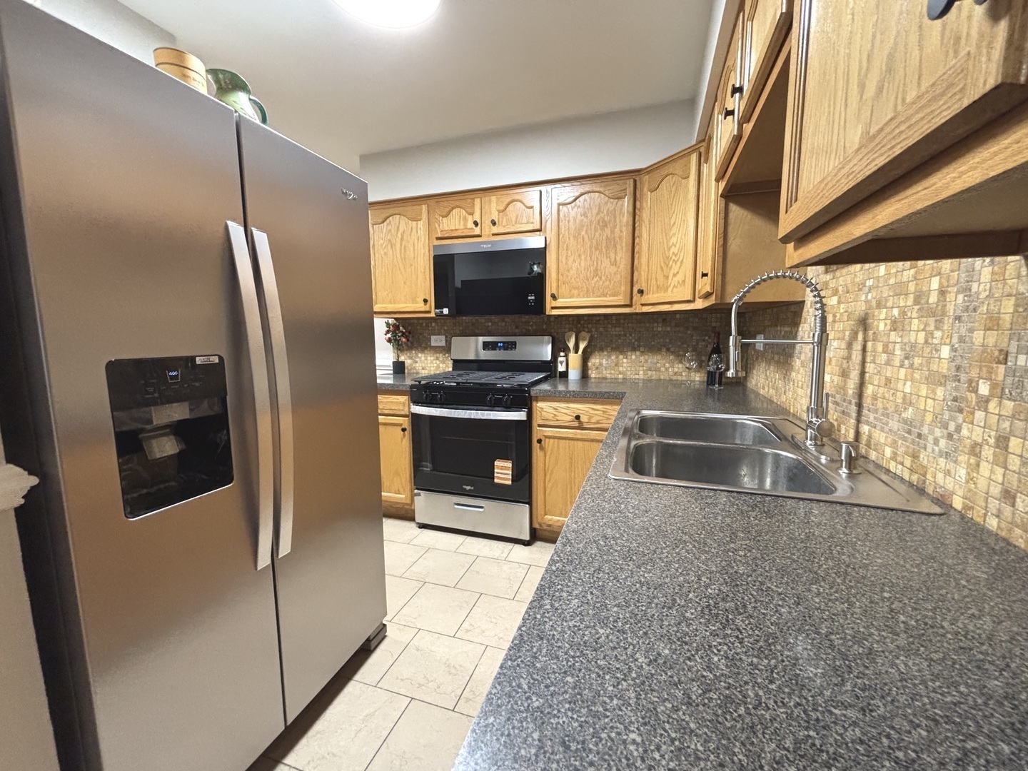 10437 Natoma Avenue, Unit 4 Chicago Ridge, IL 60415 - Photo 4 of 14 Gallery Image 4