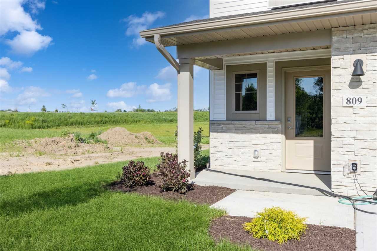 809 High Rdg Trail Solon, IA 52333 - Photo 3 of 37 Gallery Image 3