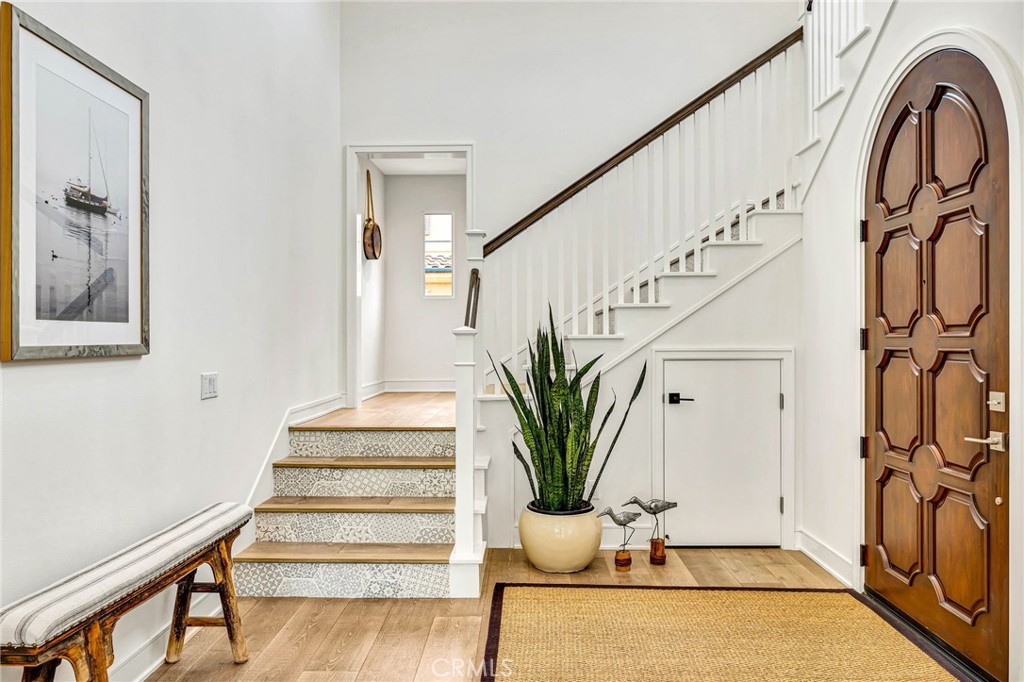 100 Della Irvine, CA 92602 - Photo 9 of 31 Large Foyer
