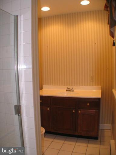 829 Buckingham Road Cumberland, MD 21502 - Photo 12 of 25 Master Bath #2