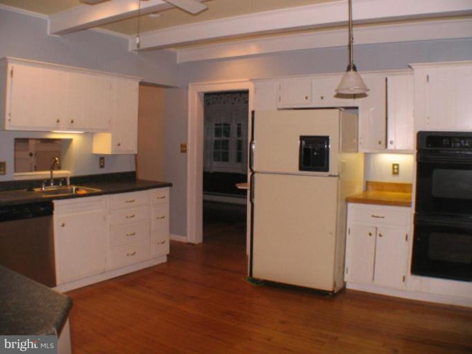 829 Buckingham Road Cumberland, MD 21502 - Photo 5 of 25 Kitchen