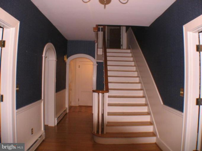 829 Buckingham Road Cumberland, MD 21502 - Photo 7 of 25 Entry hallway