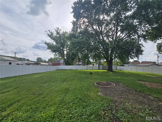 $145,000 | 923 South High Street, Belleville, IL 62220