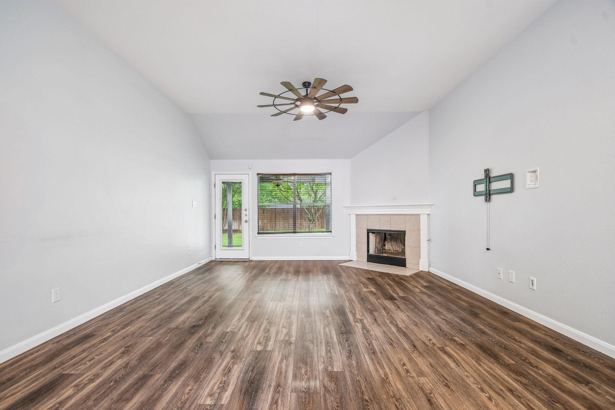 596 Goldenrod Street Kyle, TX 78640 - Photo 5 of 24