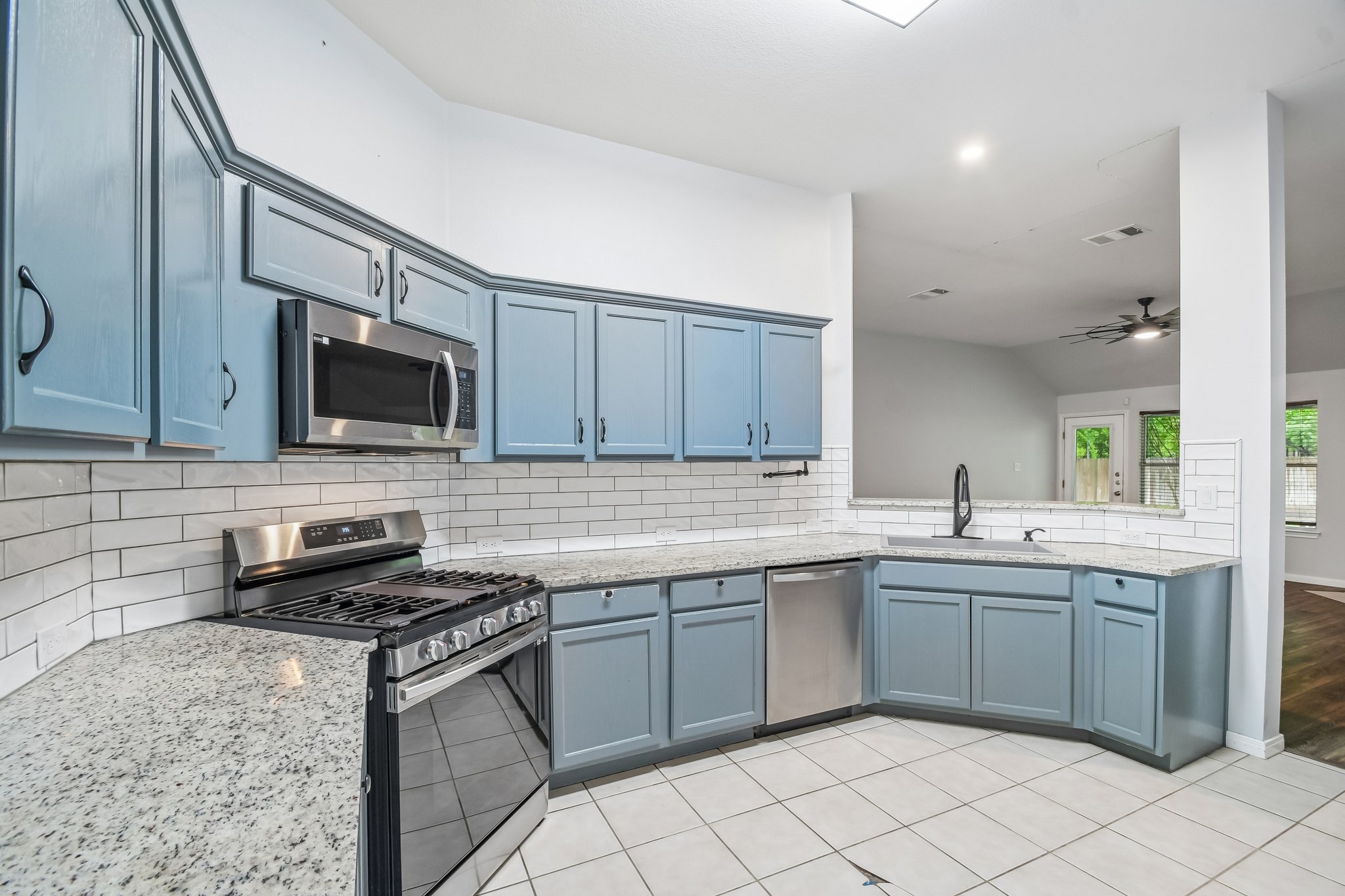 596 Goldenrod Street Kyle, TX 78640 - Photo 9 of 24