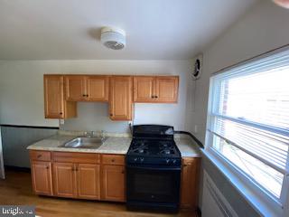 569 Snowden Road Upper Darby, PA 19082 - Photo 5 of 17 Kitchen