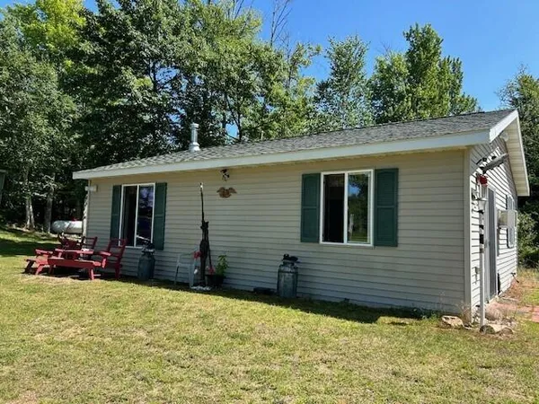 8444 Mast Drive, Minocqua, WI 54548
