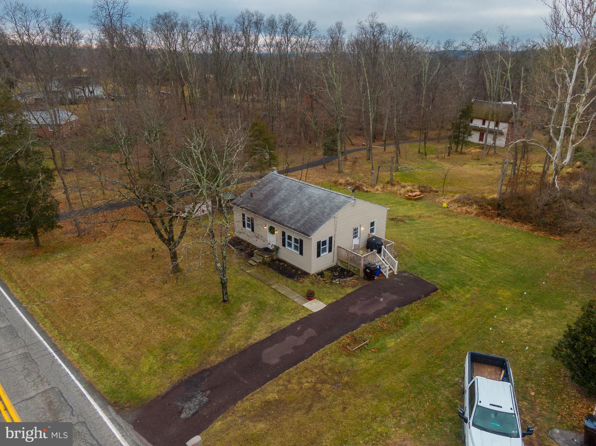 2944 Upper Ridge Road Pennsburg, PA 18073 - Photo 3 of 36
