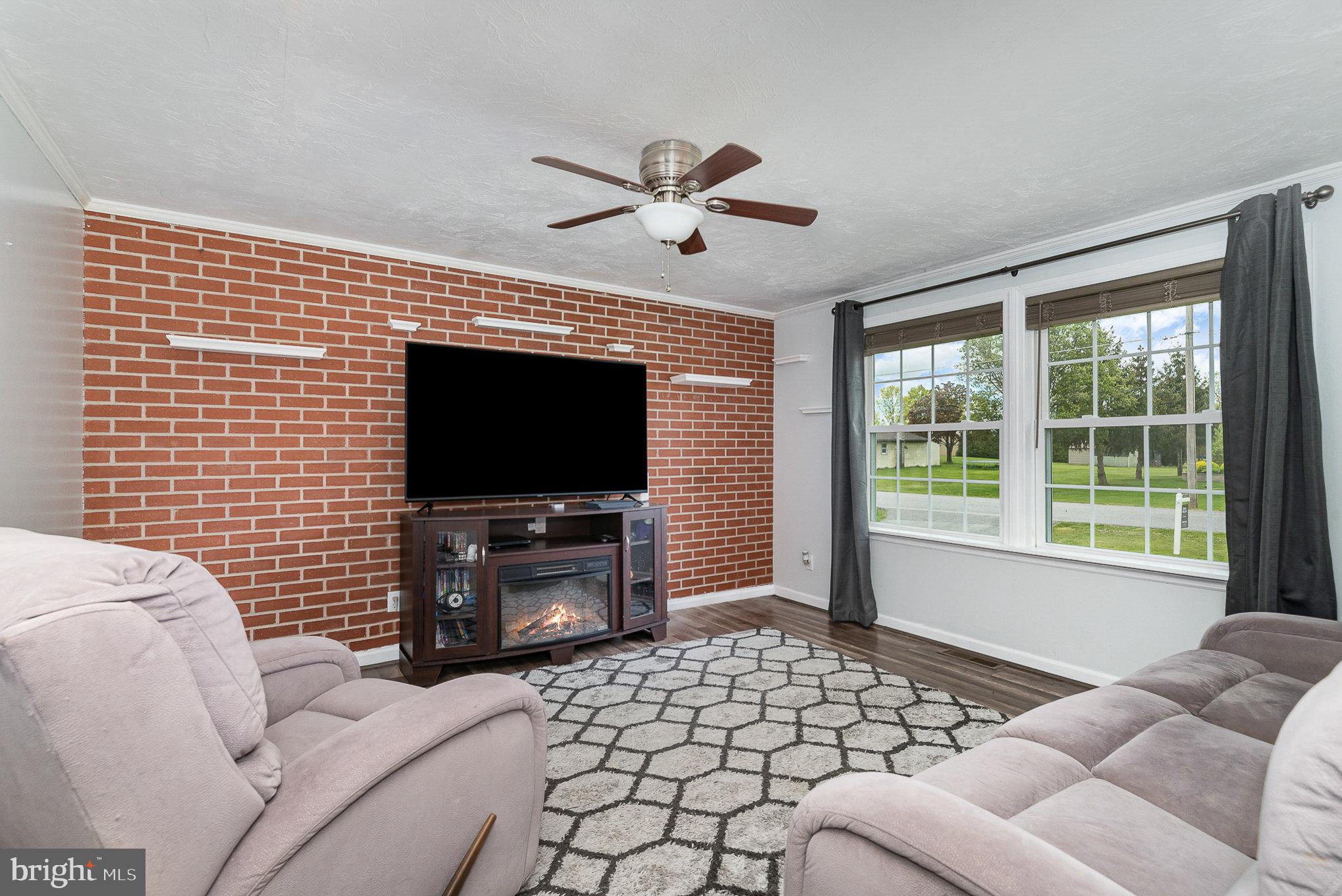 6111 Salem Run Road Dover, PA 17315 - Photo 6 of 31 Gallery Image 6