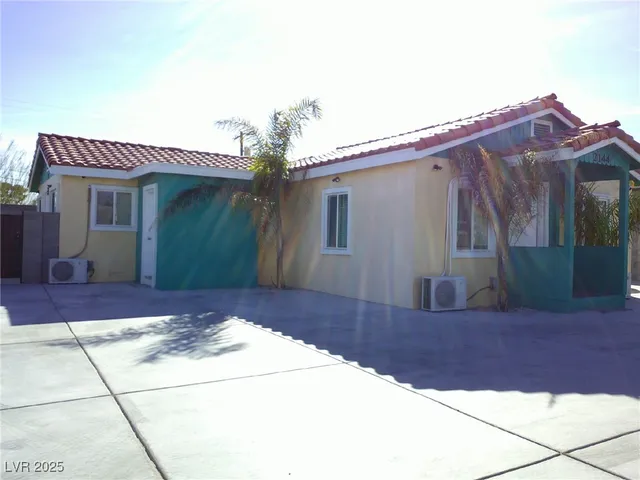 $1,200 | 245 North 23rd Street, Unit 1, Las Vegas, NV 89101