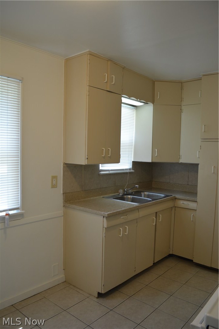 21408 Watson Road Maple Heights, OH 44137 - Photo 4 of 20 Gallery Image 4