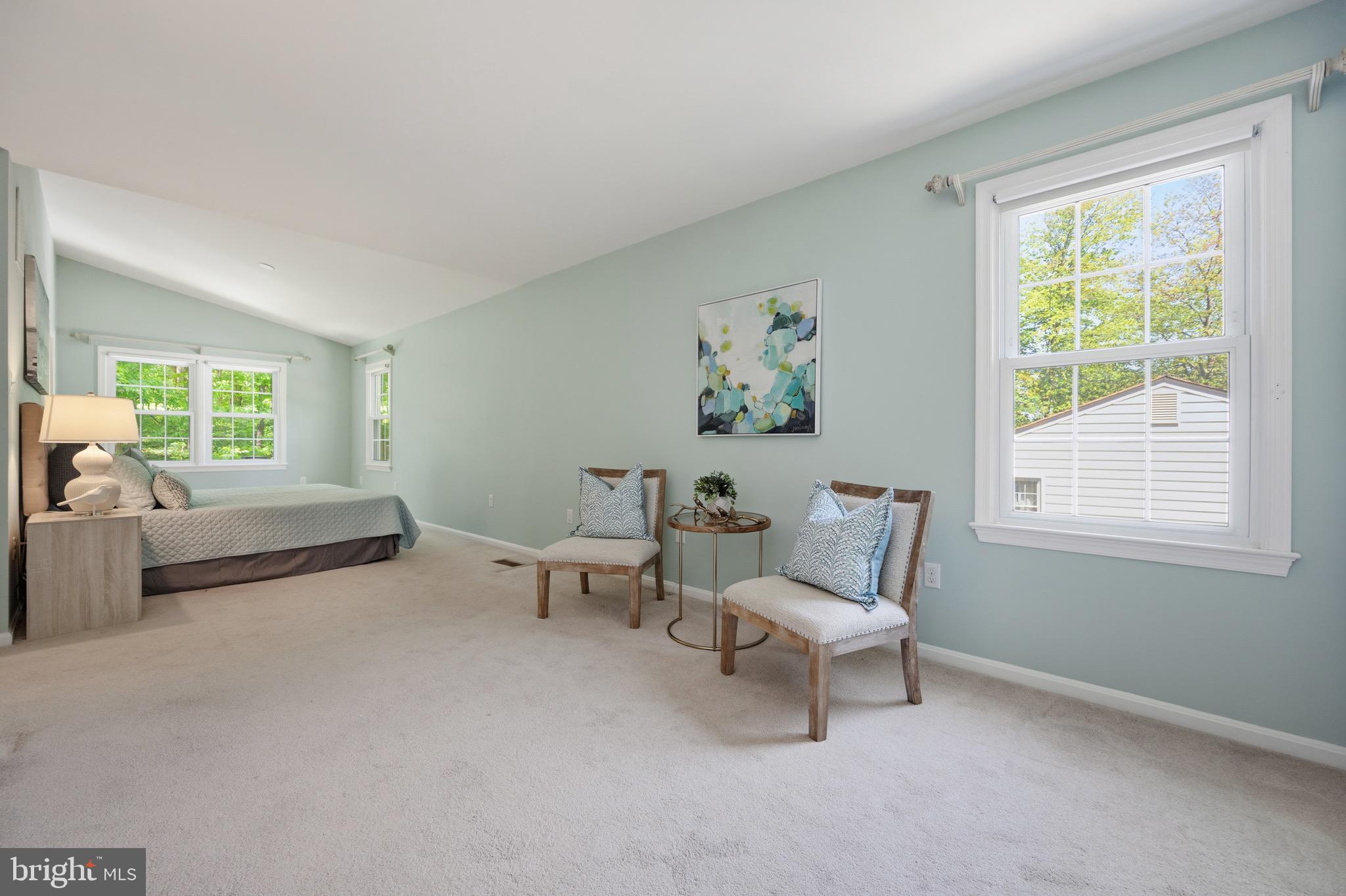 7118 Devonshire Road Alexandria, VA 22307 - Photo 32 of 88 Large Sitting Area in Primary Suite
