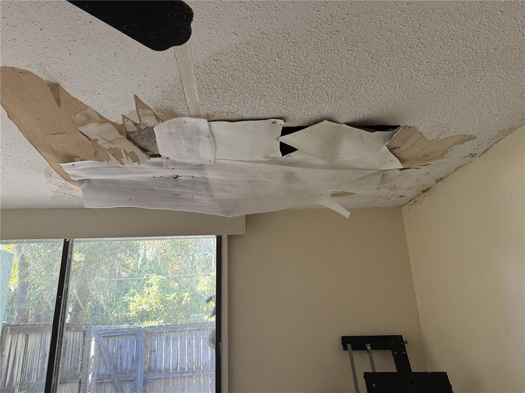 709 Southwest 75th Street, Unit 104 Gainesville, FL 32607 - Photo 11 of 34 a bathroom with a bathtub