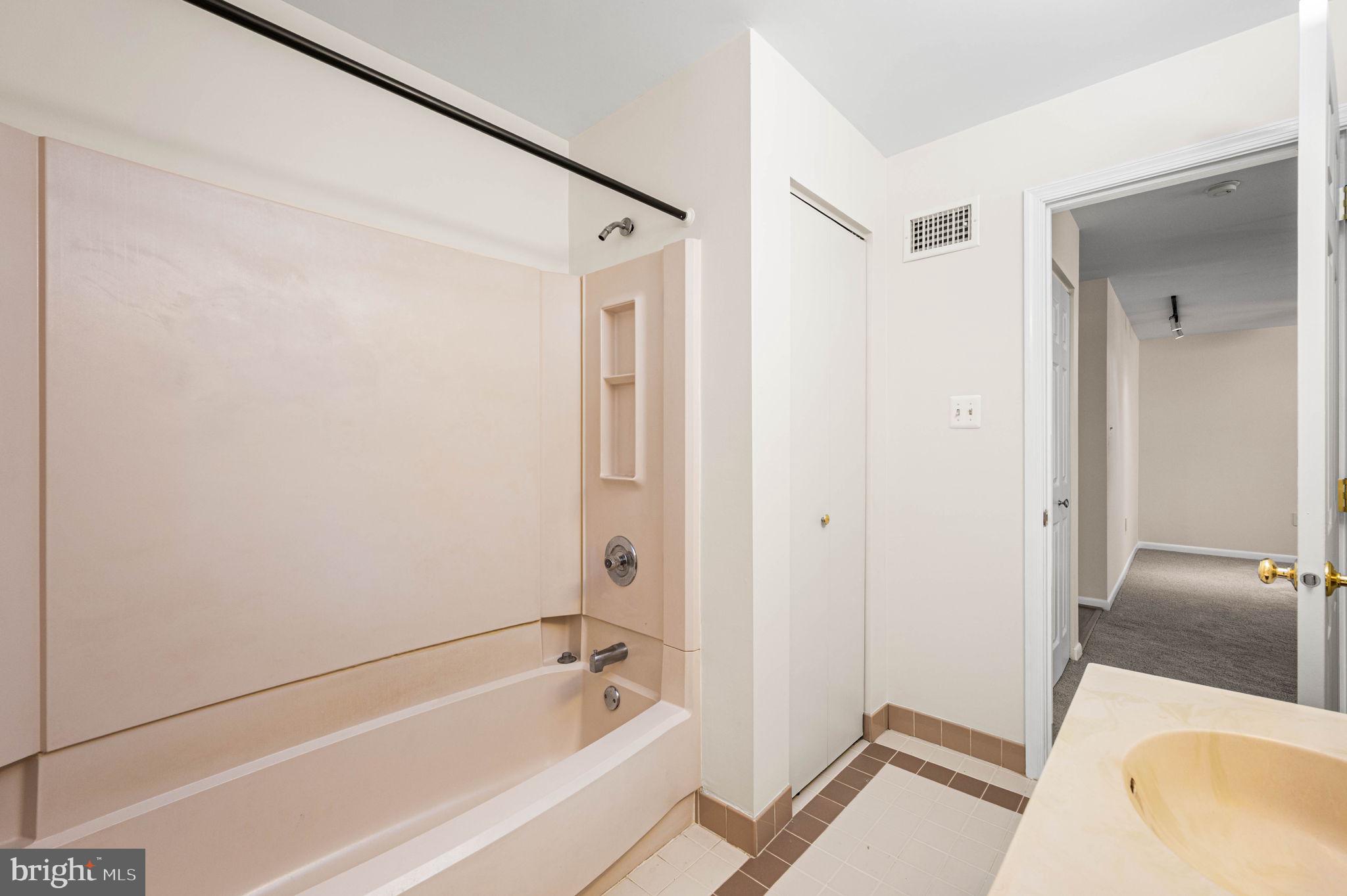 242 Valley Stream Lane Chesterbrook, PA 19087 - Photo 20 of 27 Hall Bathroom