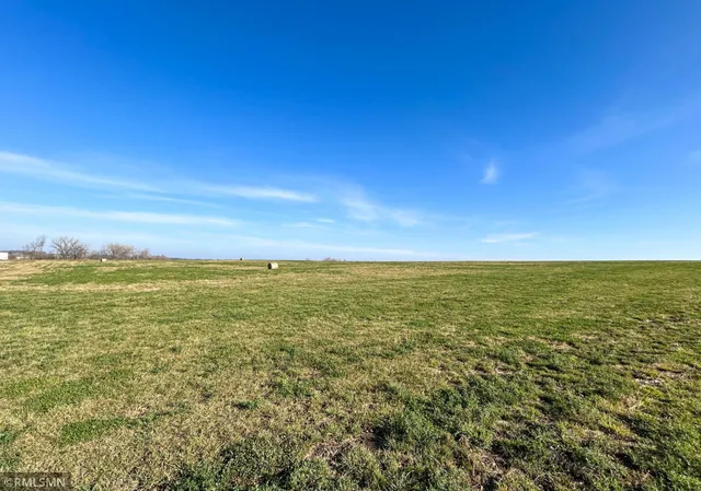 $212,102 | 551 Engel Drive, Kenyon, MN 55946