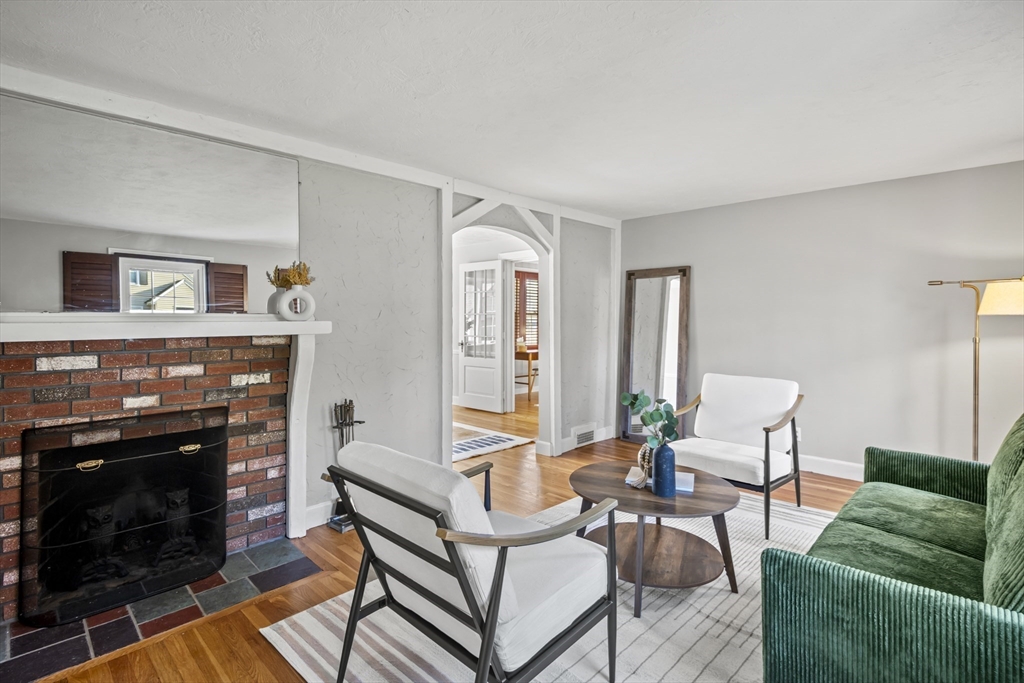 12 Prudential Road Worcester, MA 01606 - Photo 6 of 29 Gallery Image 6