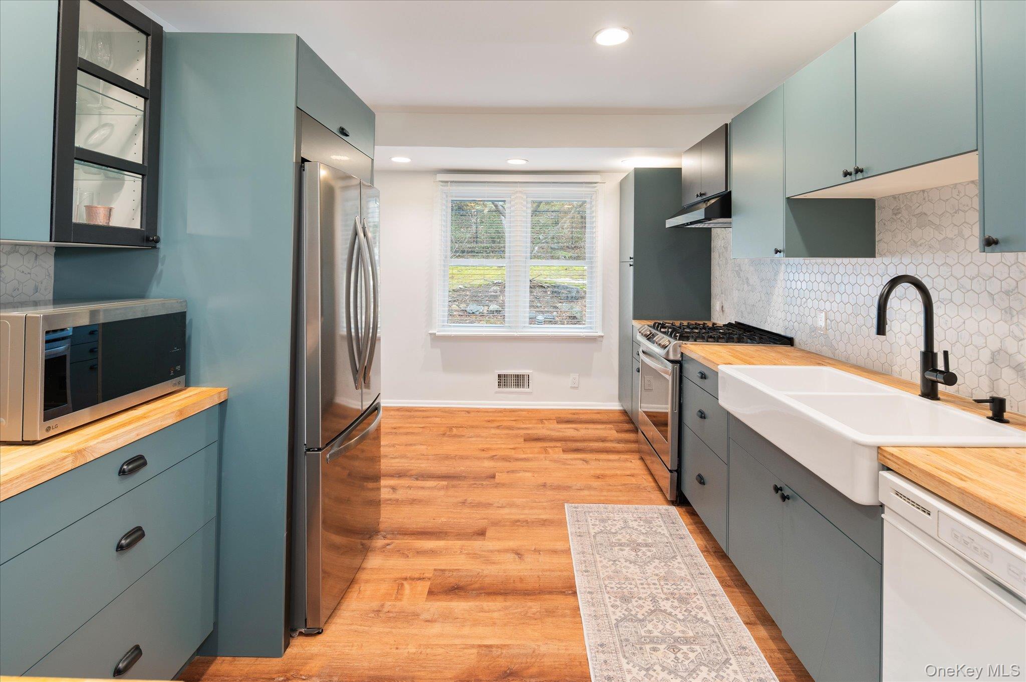 4 Pine Ridge Road Rye Brook, NY 10573 - Photo 15 of 41