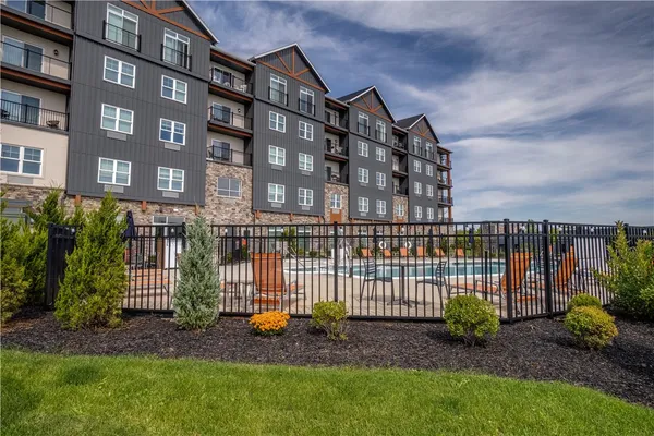 $599,000 | 205 Lakeshore Drive, Unit 516, Canandaigua City, NY 14424